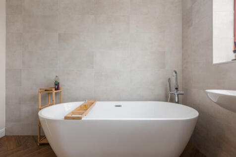 Rectory Close 5 Bathroom-3