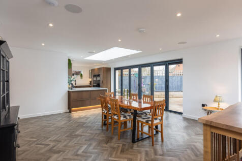 Southlands 1 Kitchen Dining Room-11