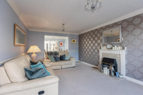 Colling Wood Gardens 21 Sitting Room-2