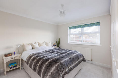 Colling Wood Gardens 21 Bedroom 1-1