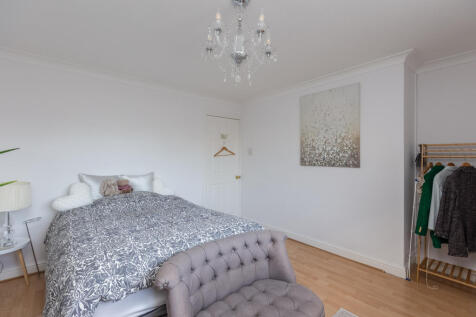 Colling Wood Gardens 21 Bedroom 2-2