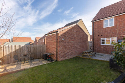 Holly Drive 12 External-4