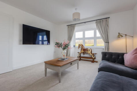 Laurel Court 25 Lounge-3