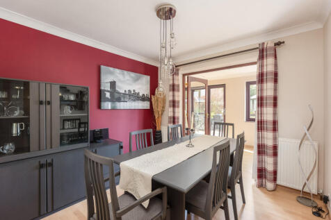 Pamanda Dining Room
