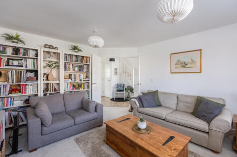 Hornbeam Road 7 Lounge-2