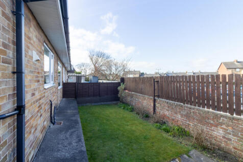 17 Paddock Close (2 of 19)