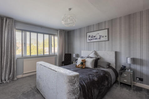 Cherry Tree House Bedroom 1-1