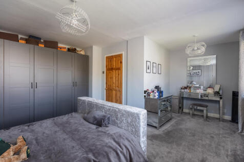 Cherry Tree House Bedroom 1-3