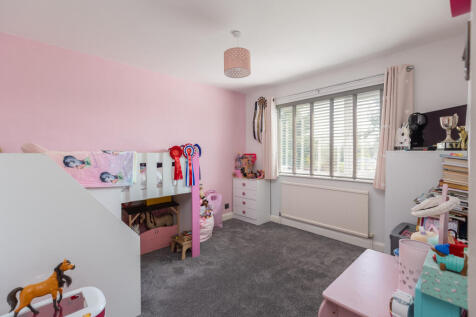 Cherry Tree House Bedroom 2-1