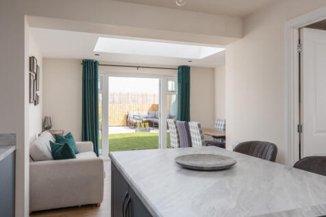 Rye Close 23 Kitchen Dining Room-2