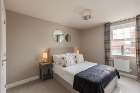 Rye Close 23 Bedroom 1-1