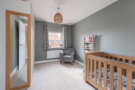 Rye Close 23 Bedroom 3-1