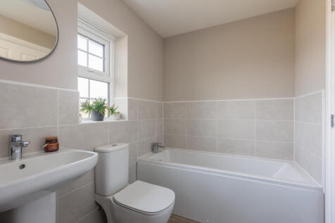 Rye Close 23 Bathroom-2