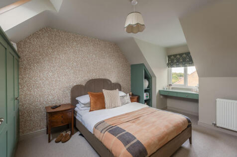 Westfield Avenue 18 Bedroom 1-1