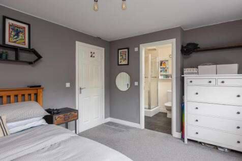 Westfield Avenue 18 Bedroom 2-2