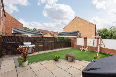 Westfield Avenue 18 External-2