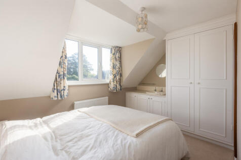 Castle Howard Drive 7 Bedroom 3-1