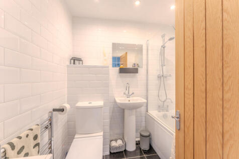 3 Hudson Close (1 of 1)