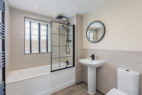 Waterside Court 6 Bathroom