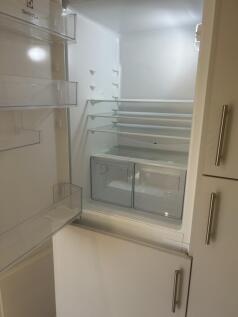 Intergrated Fridge Freezer