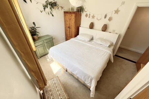 Bedroom 1  shot 2.jpeg