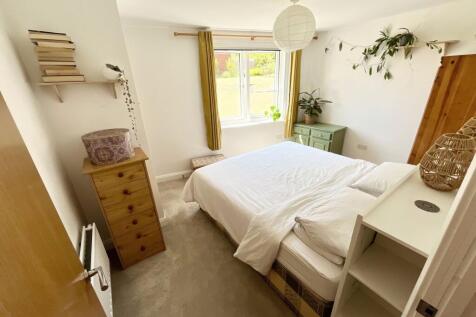 Bedroom 1.jpeg