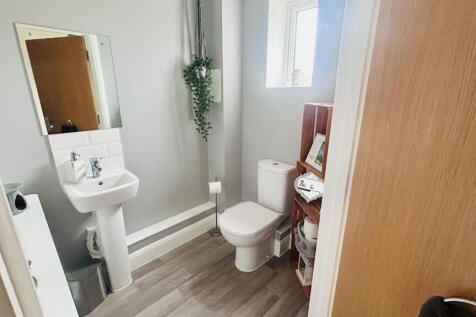 6._Downstairs_WC