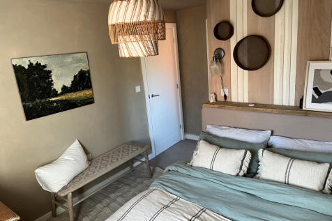 Bedroom 1a