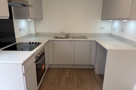 One bed kitchen close up.jpeg