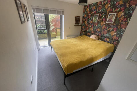 Bedroom 2 - 9 Marlowe Place - Dover Street Canterb