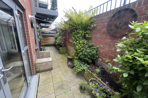Garden - 9 Marlowe Place - Dover Street Canterbury