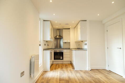 Open plan kitchen-living room 