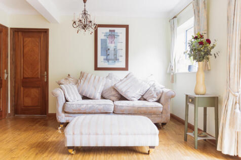 Lumley family room 3