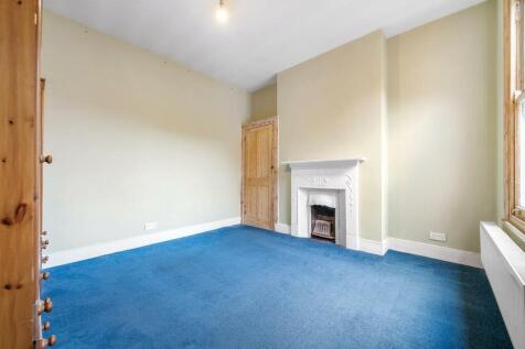 Bedroom 1.jpg