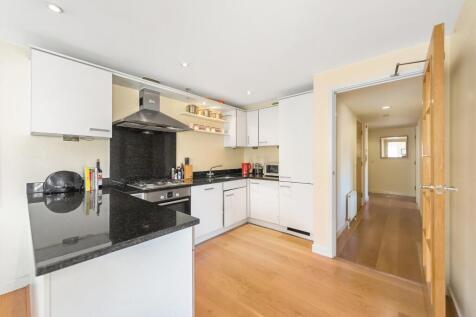 Kitchen (1).jpg