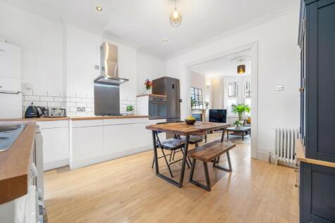 Kitchen (4).jpg