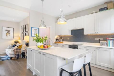 kitchen 2.jpg