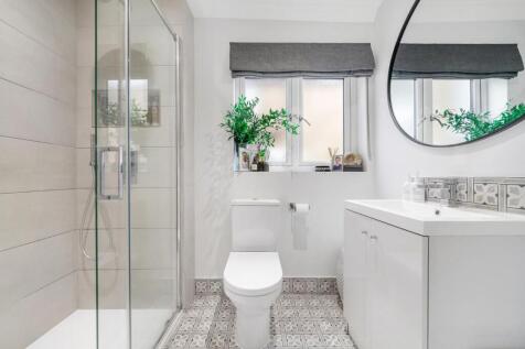 bathroom 2.jpg