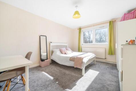 Bedroom 1.jpg
