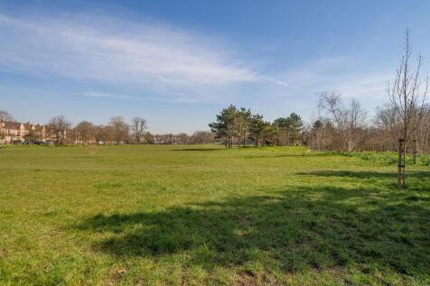 Tooting Bec Common.jpg