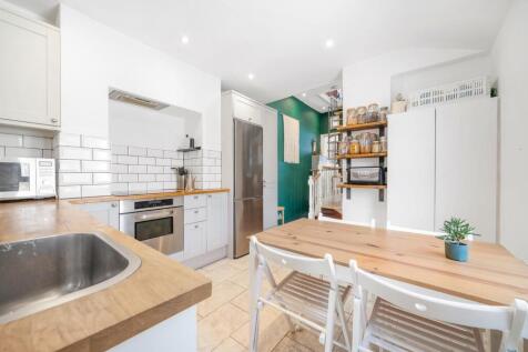 Kitchen (2).jpg
