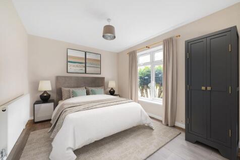 Bedroom 1.jpg