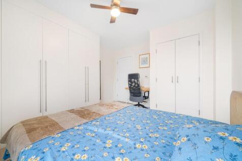 Bedroom 1 (2).jpg