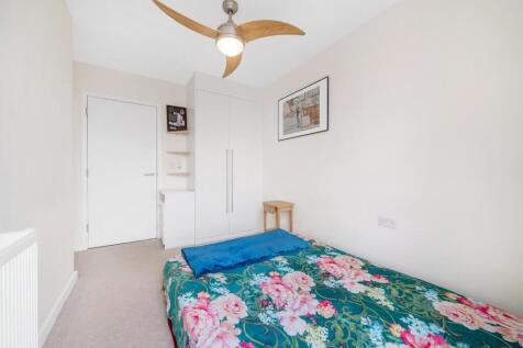 Bedroom 2 (2).jpg