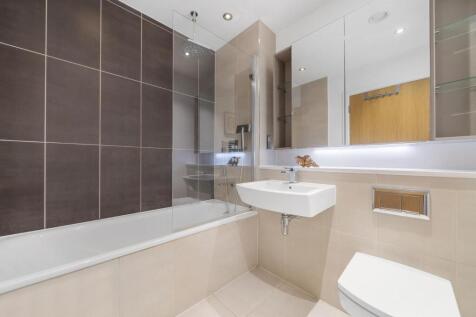 Bathroom (2).jpg