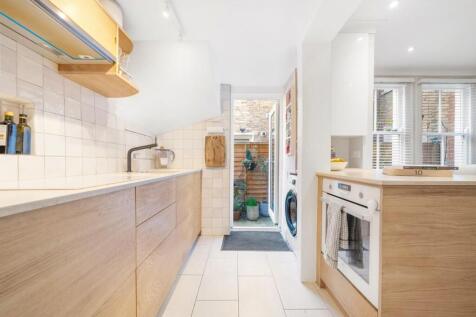 Kitchen (2).jpg