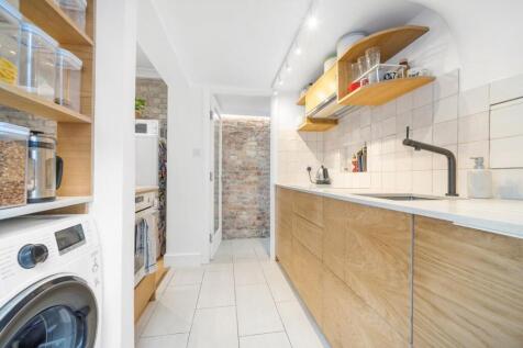 Kitchen (3).jpg