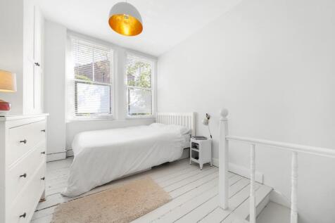 Bedroom 1.jpg