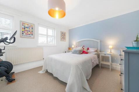 Bedroom 2 (2).jpg