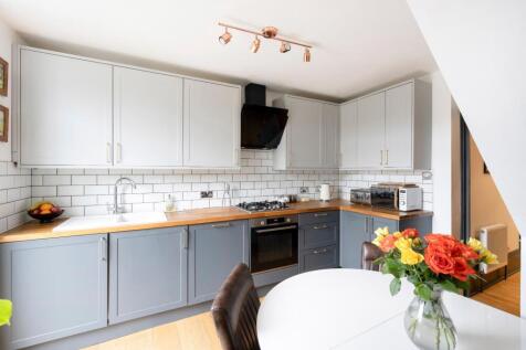 Kitchen (2).jpg